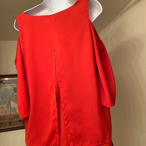 Cold Shoulder Layered Top ❤️ - Picture 2 of 3